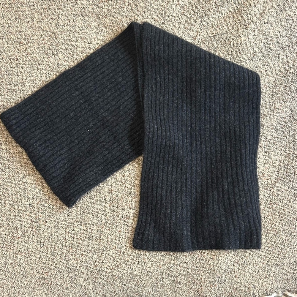 Purely Merino Dark Gray Scarf